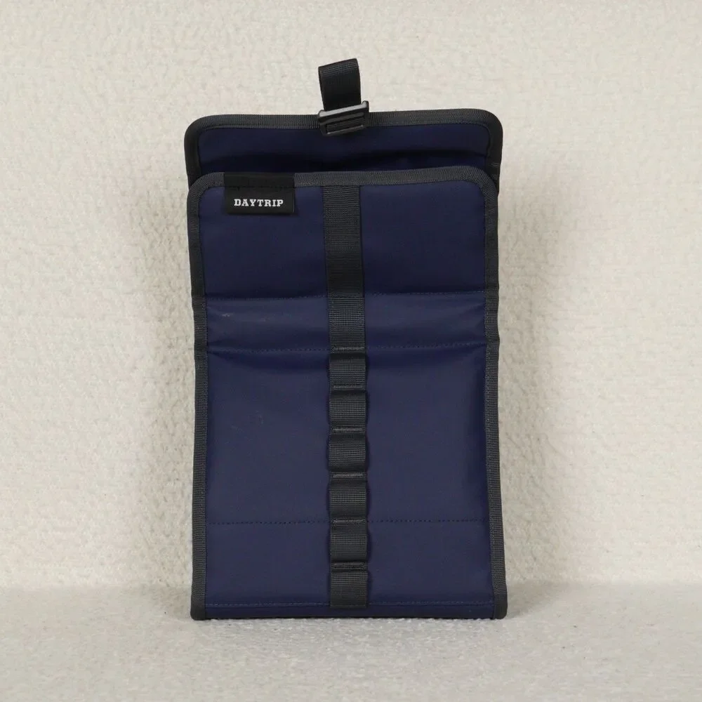 YETI Daytrip Lunch Bag Navy Soft-Cooler Fold-and-Go Insulation Personal Durable